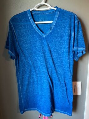 Men's Buckl Black V-Neck Short Sleeve T-Shirt - Blue